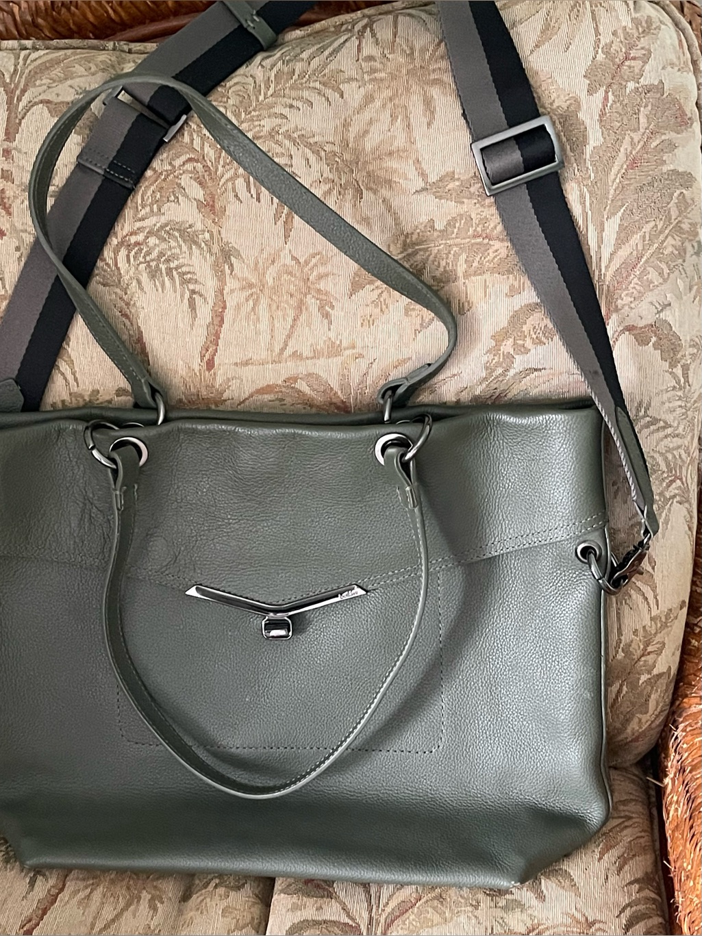 Botkier Valentina Large Crossbody/ Tote/ Shoulder Leather Bag